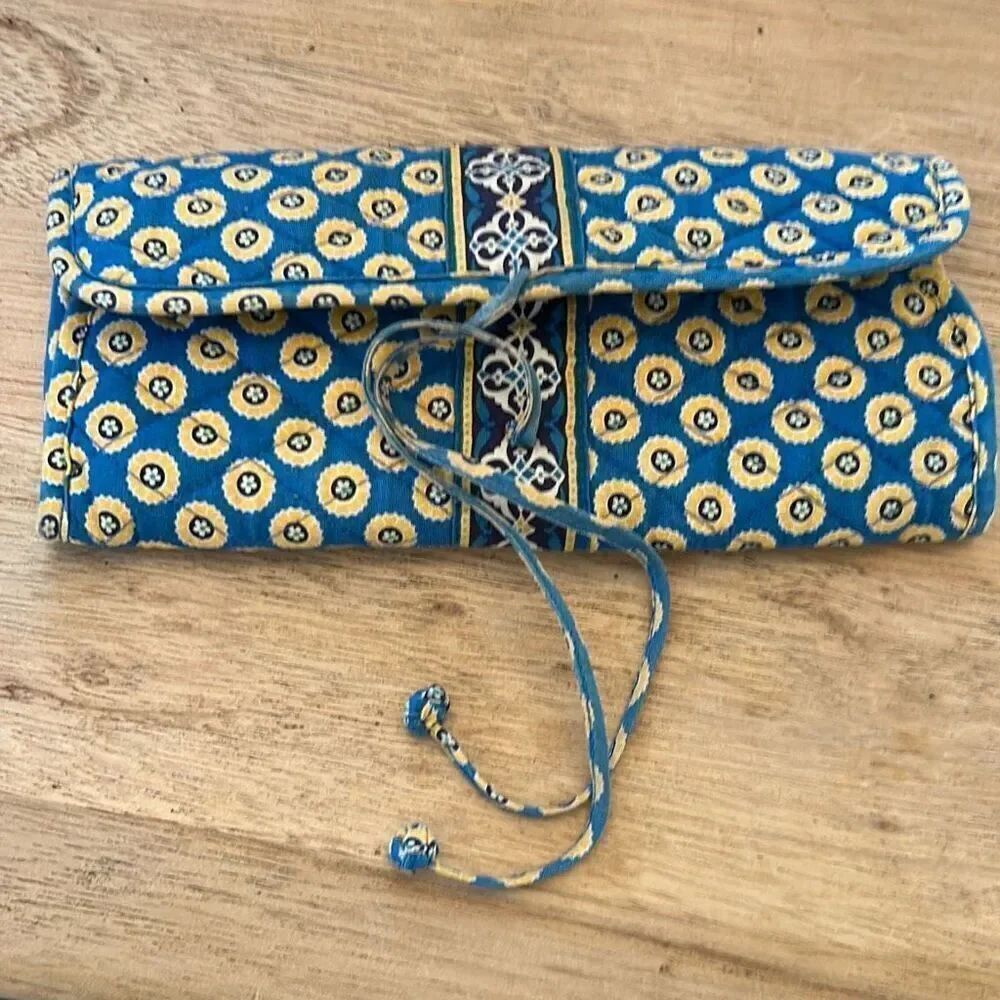 Vera Bradley Crossbody blue and yellow floral quilted make up brush holder trave